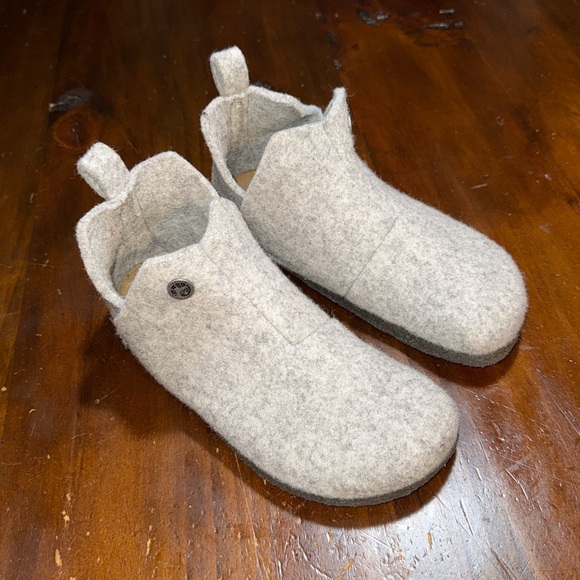 Birkenstock Shoes - BIRKENSTOCK ANDERMATT SHEARLING ANTHRACITE LIGHT GREY🦋